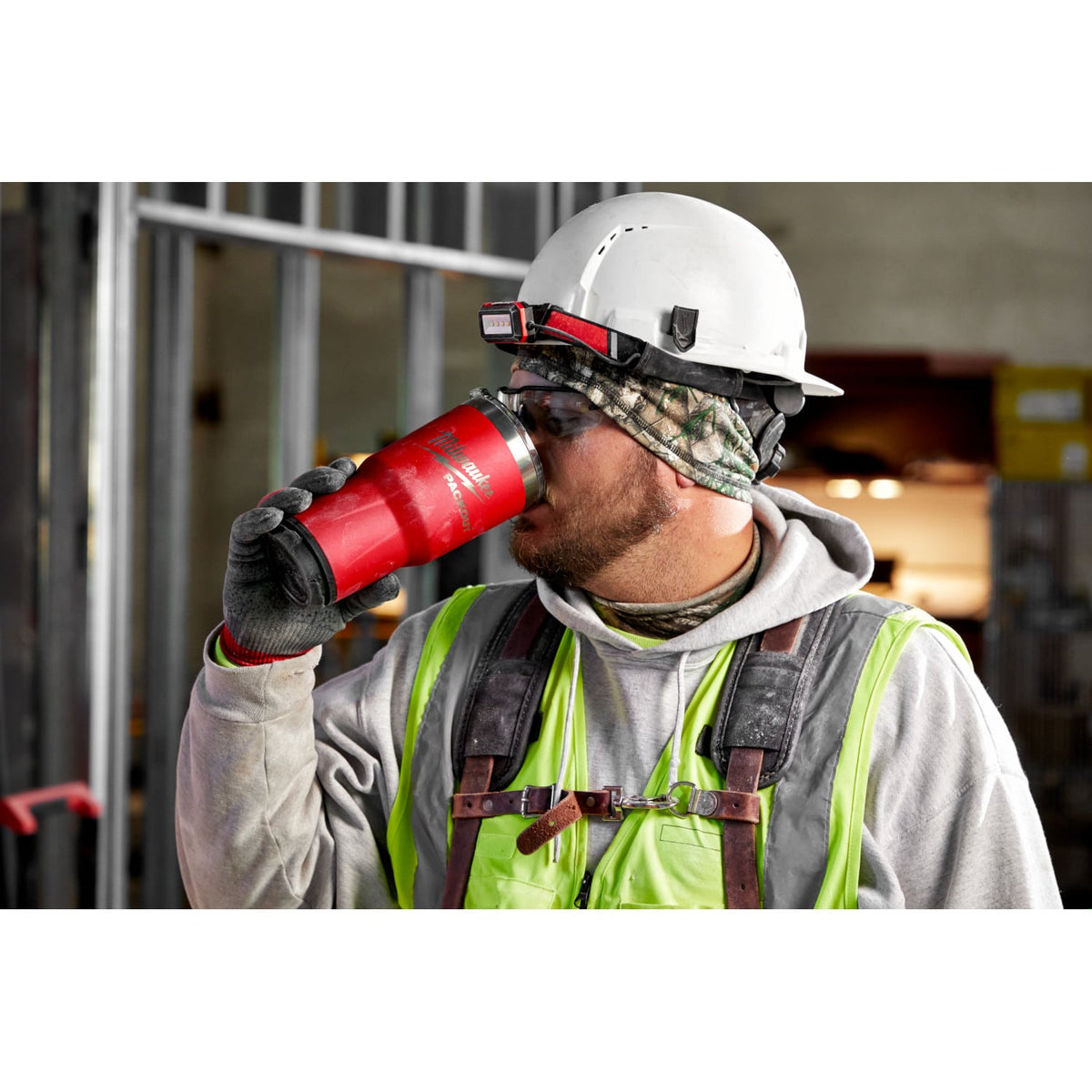 Vaso termo de 880ml rojo (30oz) PACKOUT™ Milwaukee 48-82-8393R