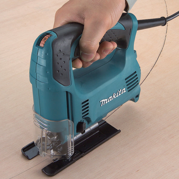 Sierra caladora de velocidad variable 450W + Juego 3 seguetas super express Makita