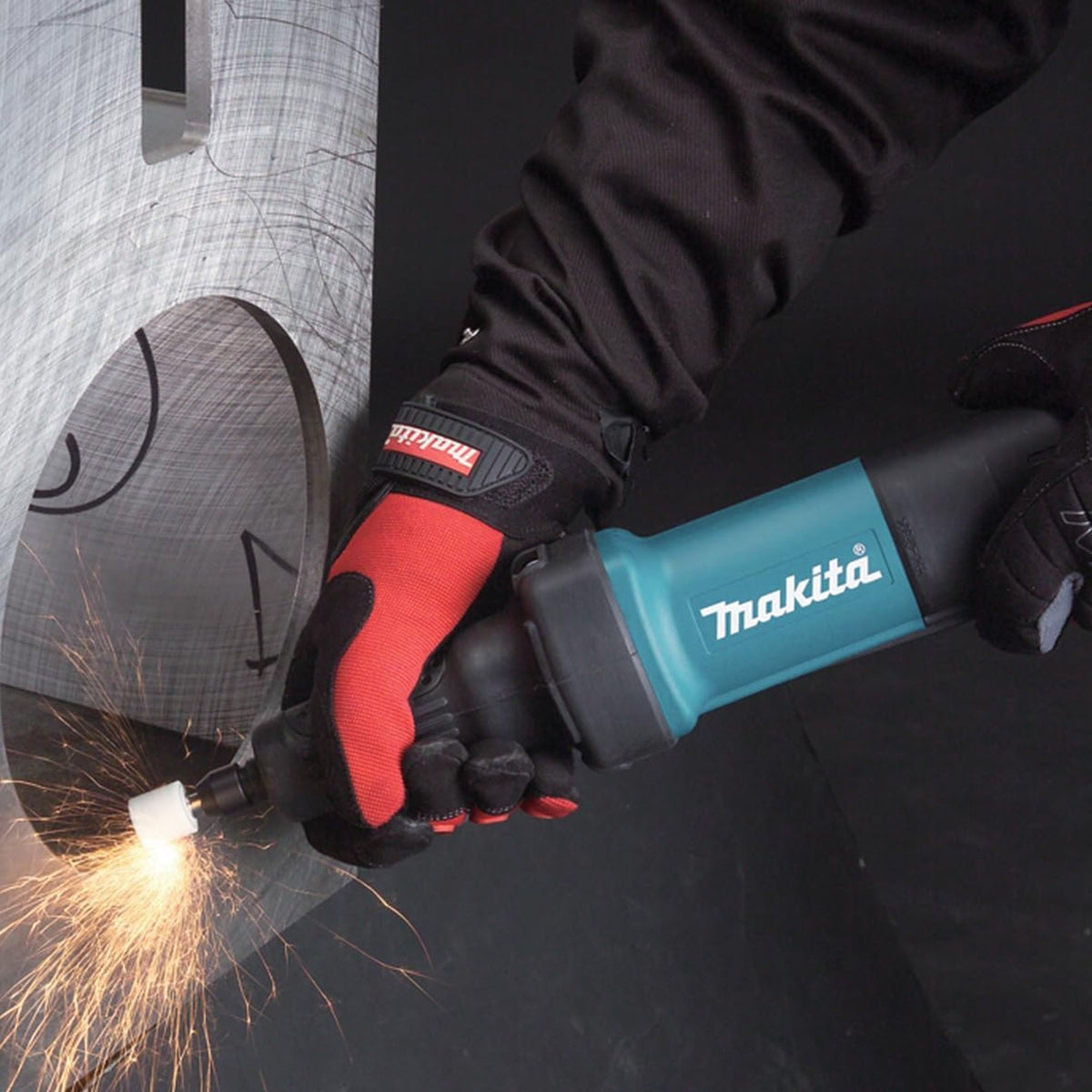 Rectificdora de 1/4" 400W Makita + 4 Ruedas Flap de Regalo GD0600-P1